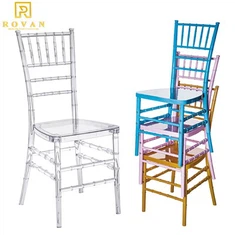 Tiffany a utilisé des chaises de mariage claires Chiavari