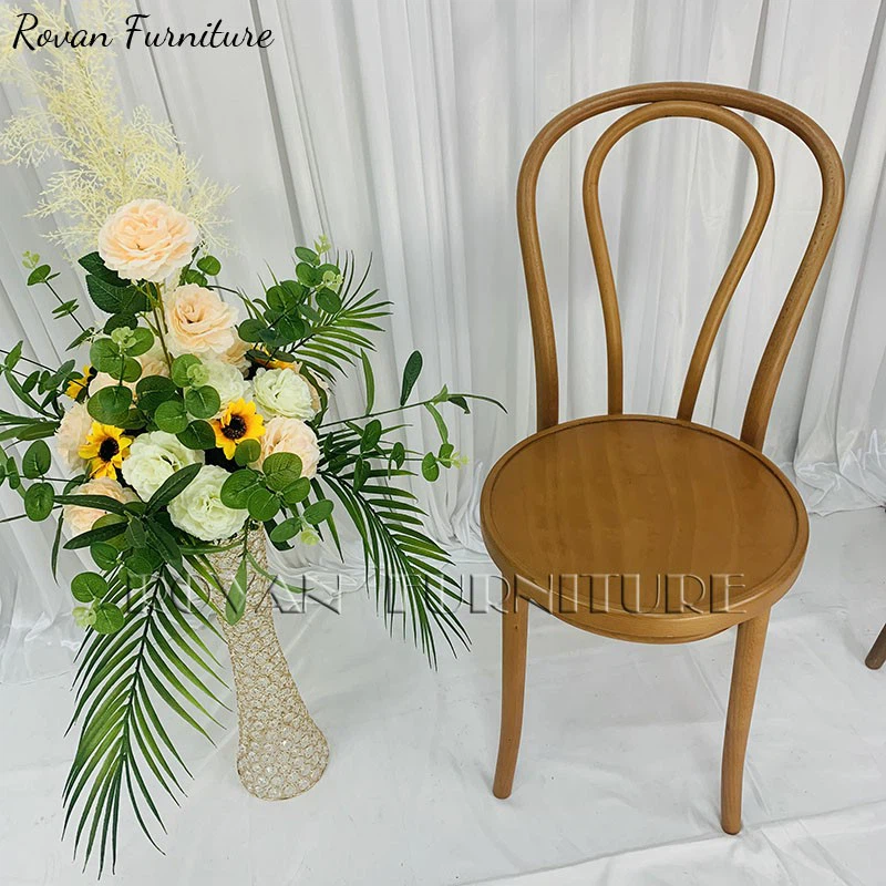 Chaises de style en bois courbé pour événements